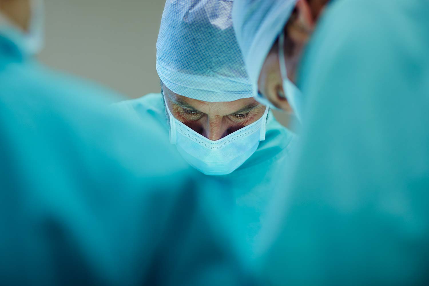 Chirurgen im Operationssaal